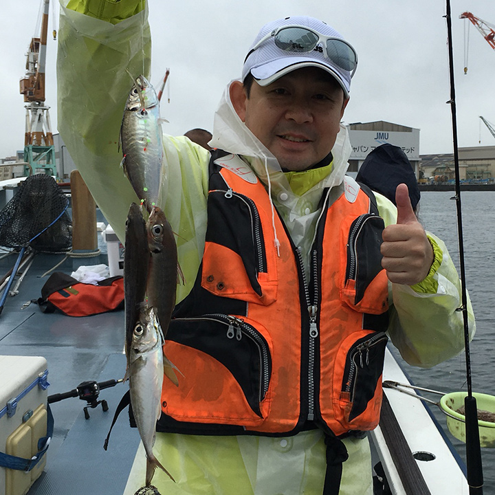 趣味でチャレンジ！ 初の海釣りでアジが大漁！